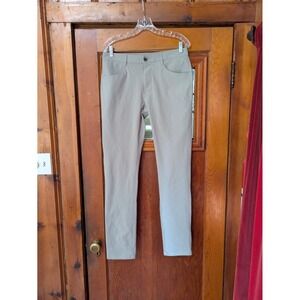 Vuori Men's Chinos in Light Gray